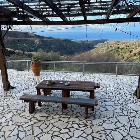 Mitato Open View Vila Khárkia Exterior foto